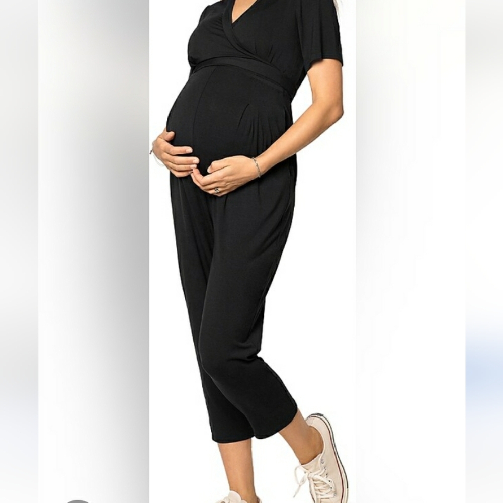Ingrid & Isabel Black EveryWear Short Sleeve Maternity + Nursing Jumpsuit Size M